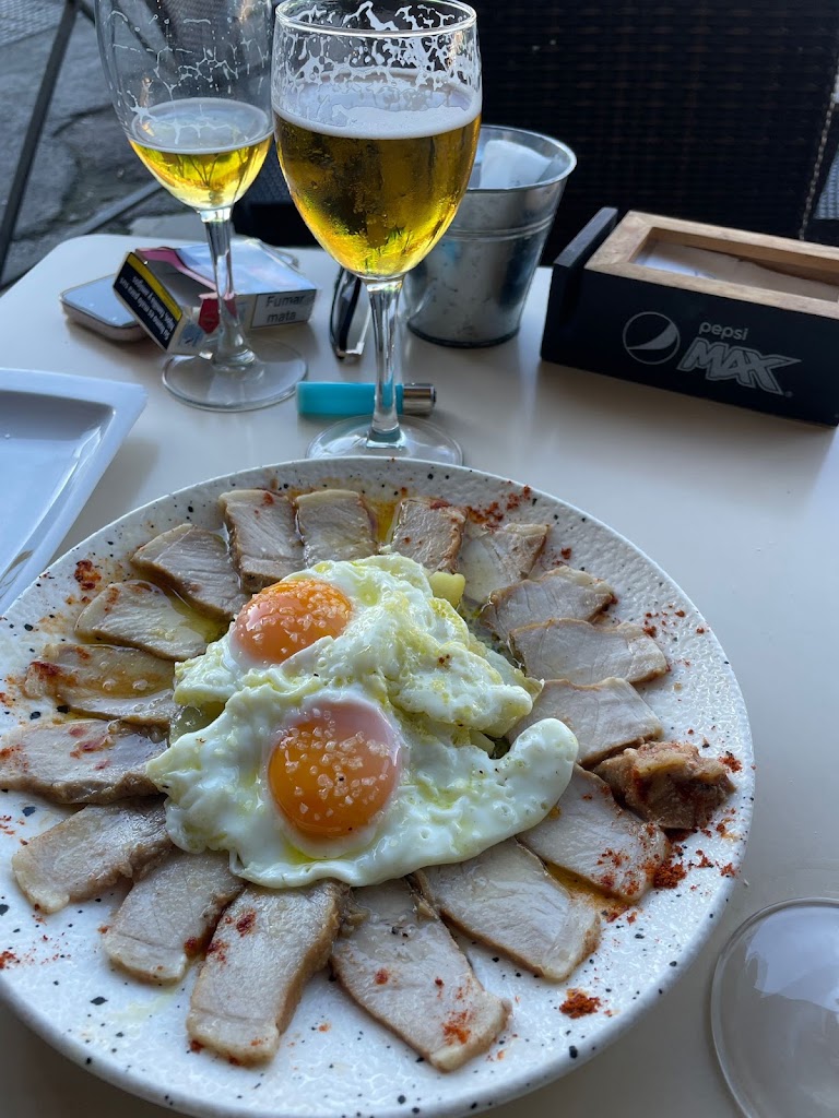 Casa Luis — Comida y bebida