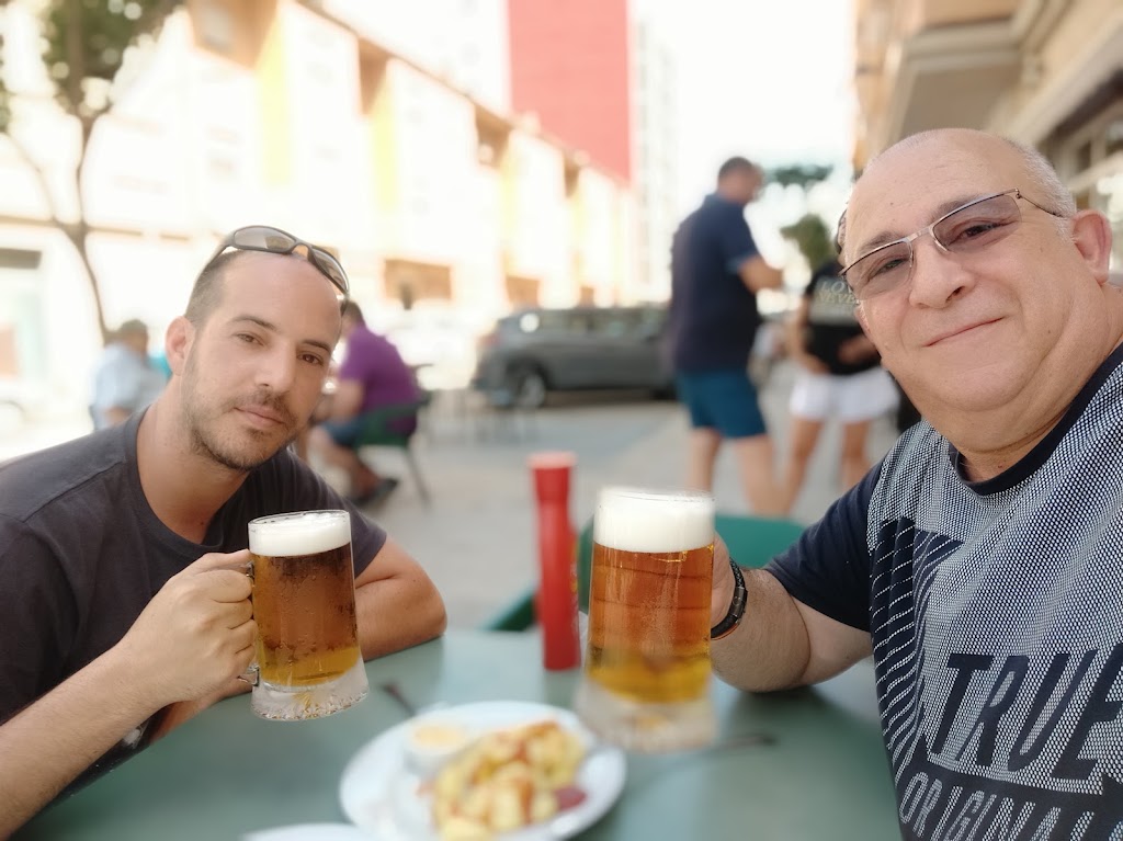 Restaurante Atrevete Tapas Y Bocatas — Comida y bebida