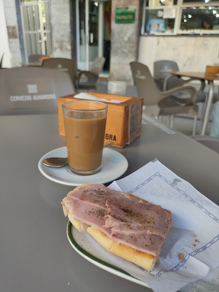 Damasol — Comida y bebida