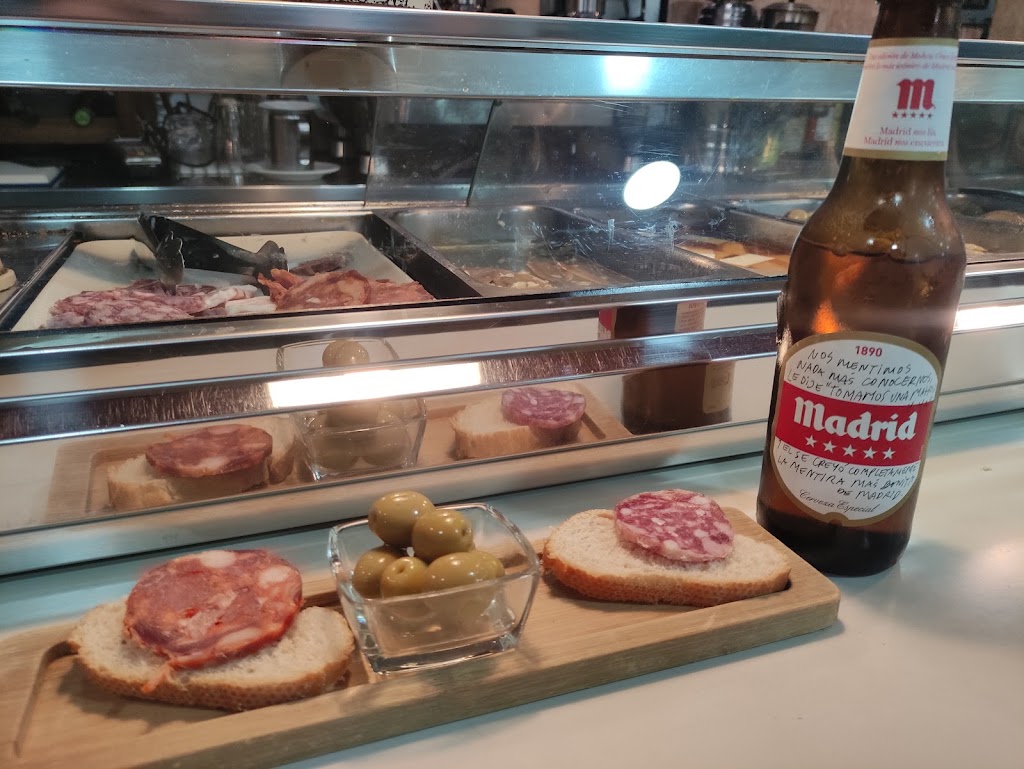 Cafe Castilla & Bar — Ambiente