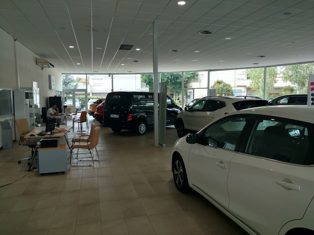 Concesionario oficial Nissan - Nikko Center Reus — Interior