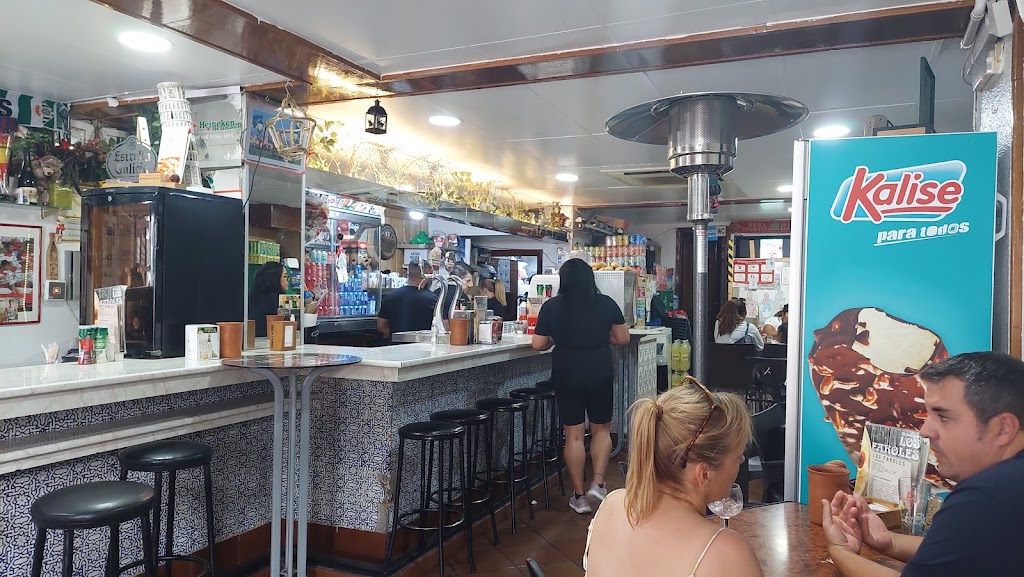 Cafe-Bar "Los Faroles" — Ambiente