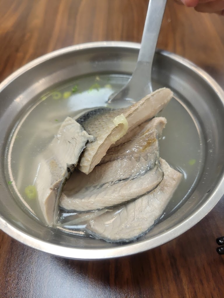 鮮魚鱻蝦仁飯 的照片