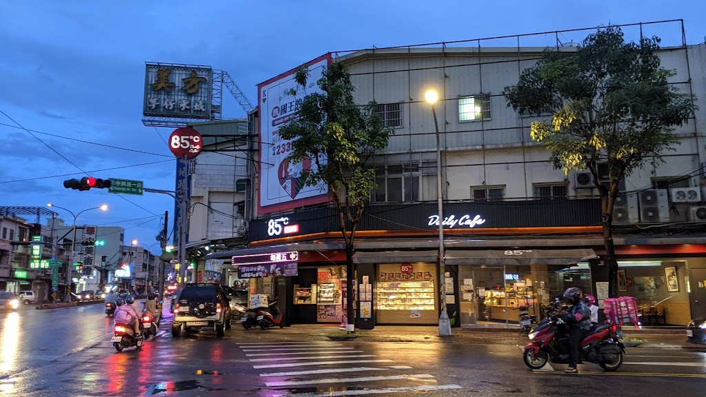 85度C咖啡蛋糕飲料麵包-大里草湖店 的照片