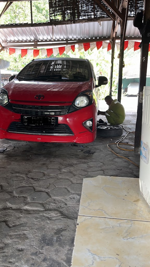 BENGKEL MOBIL "TEGUH LANCAR"