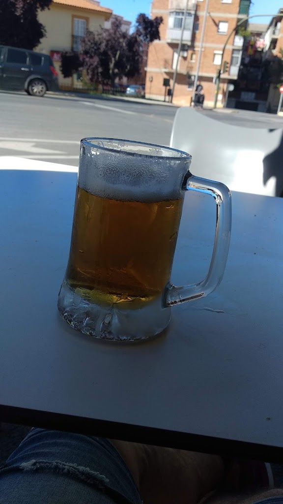 Cafeteria "La Chuleta" Bar — Comida y bebida