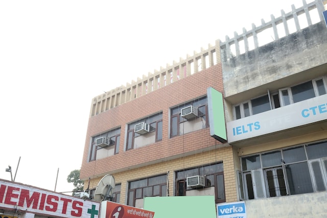 Oyo 11377 Hotel Kings Residency