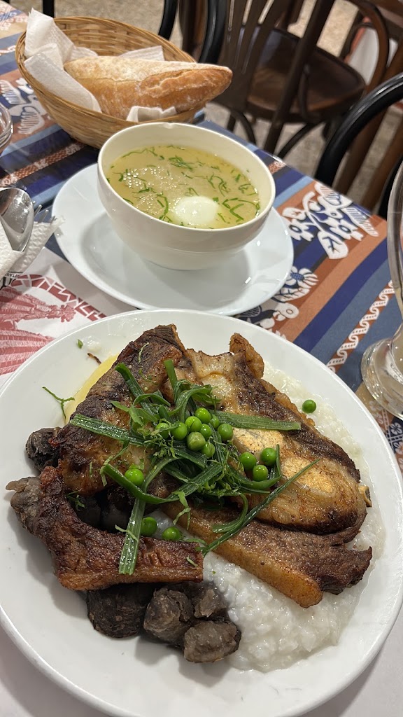 Restaurante Quillacollo — Comida y bebida