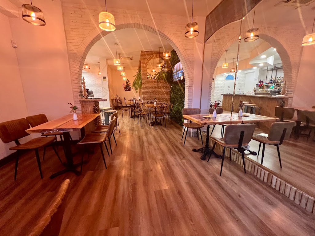 The Place Gastrobar — Ambiente