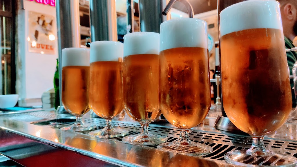 Cerveceria Boulevard — Comida y bebida