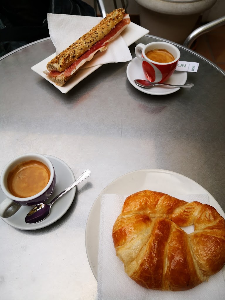 La Xerradeta croissanteria, cafeteria. — Cafe