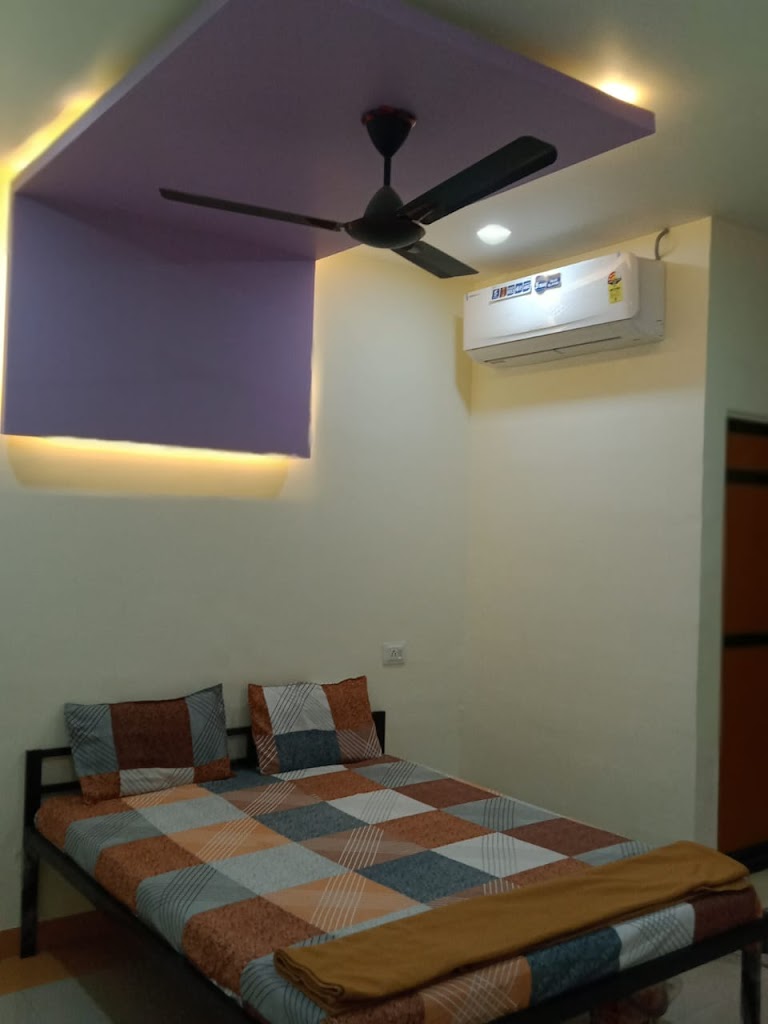 Akola Guest House