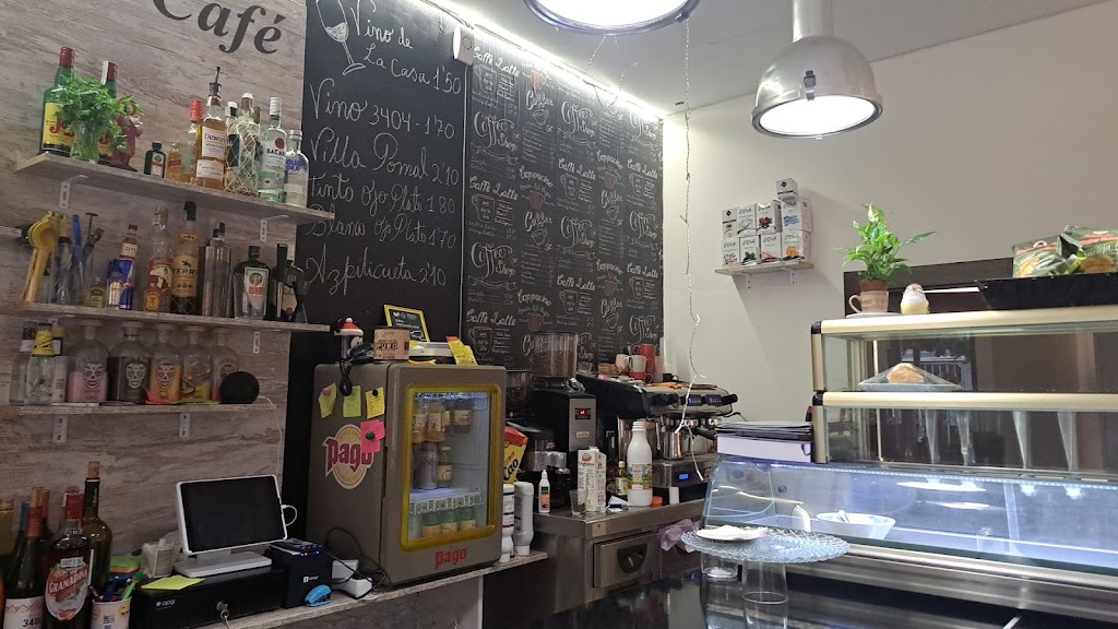KL Coffee & Cocktail — Ambiente