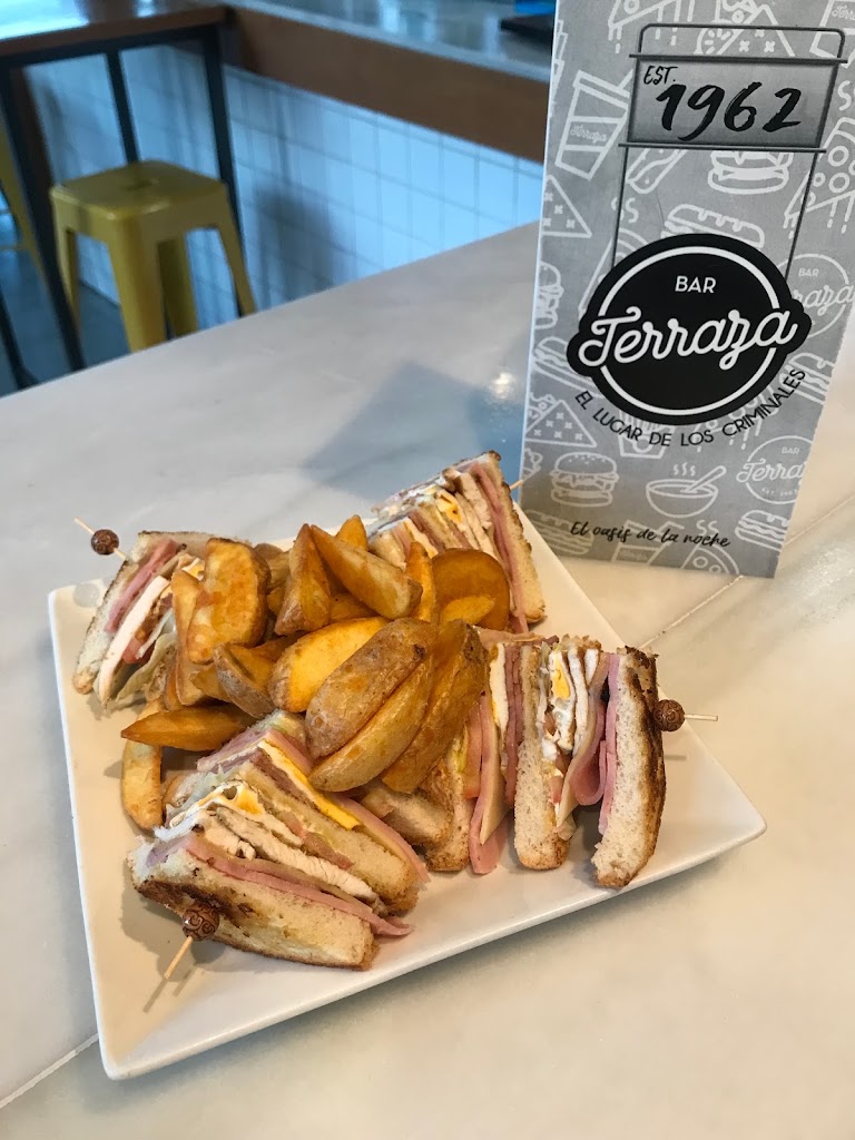 Bar Terraza — Comida y bebida