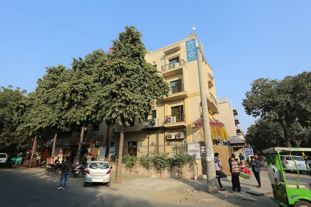 Oyo Hotel Marigold Near Dwarka Sector 10 Metro Station