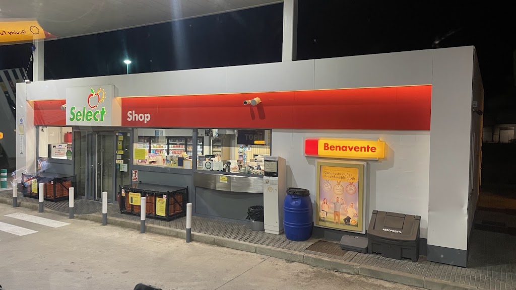 SHELL BENAVENTE — Exterior