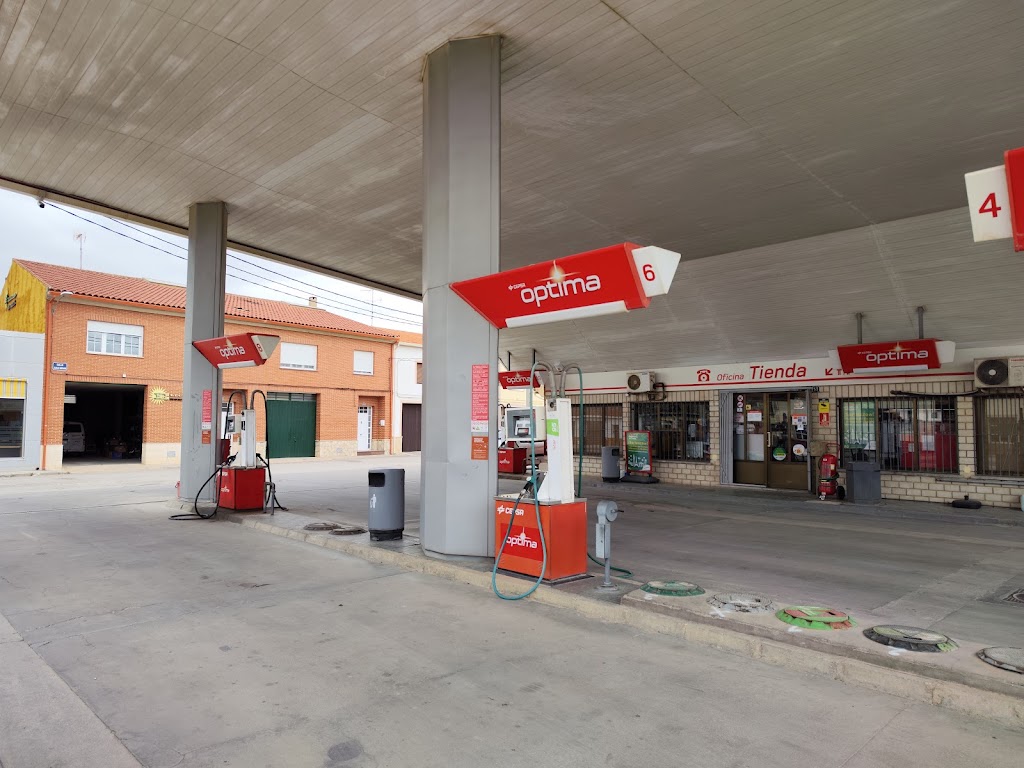 Estacion de servicio Cepsa — Surtidor de combustible