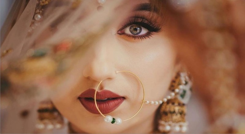 Looks Beauty Salon Makeup