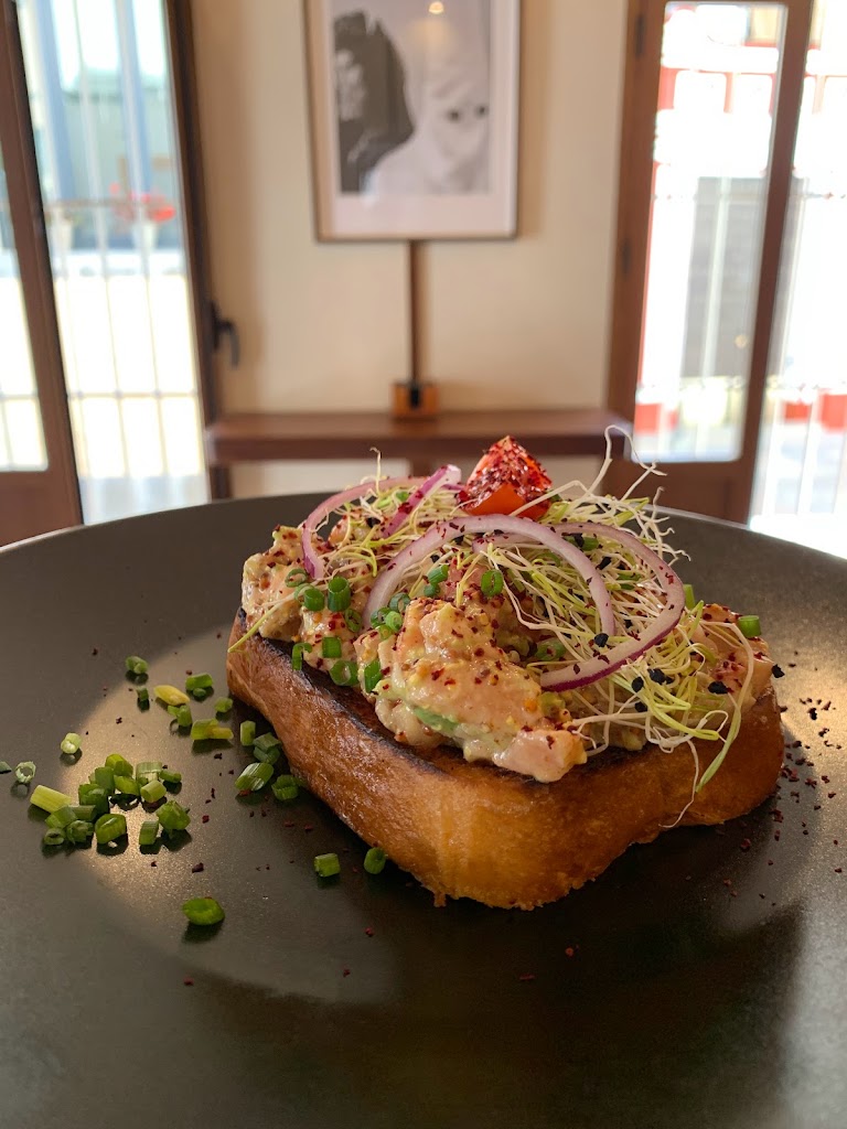 Taberna El Convento 33 — Comida y bebida