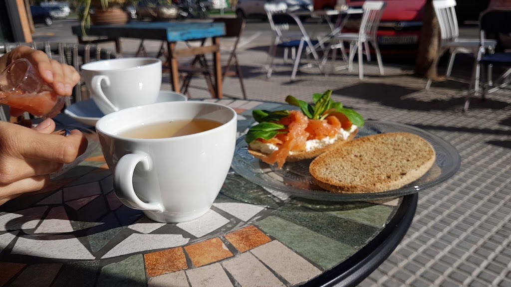 Cafe Kokola — Comida y bebida