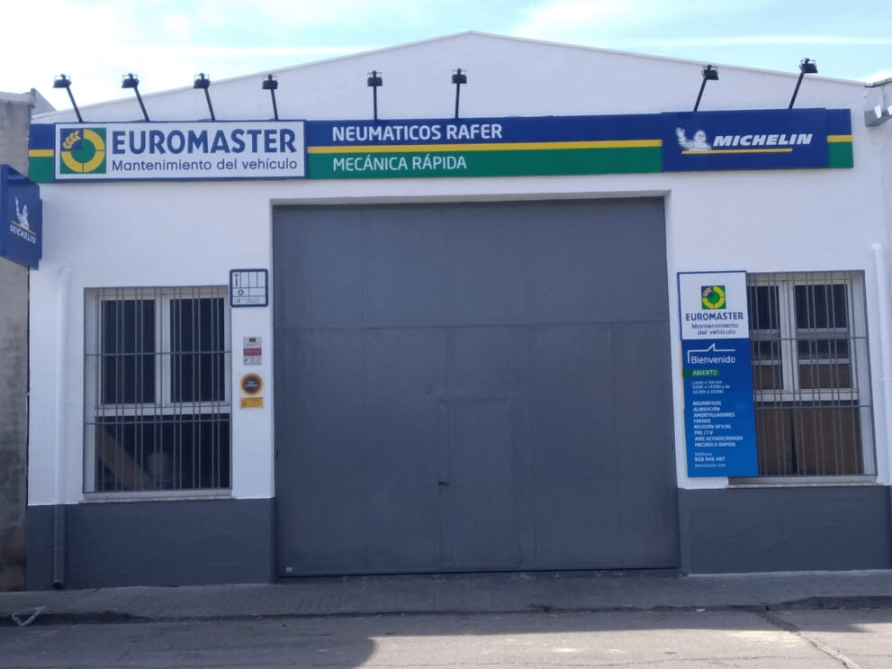 Euromaster Neumaticos Rafer — Exterior