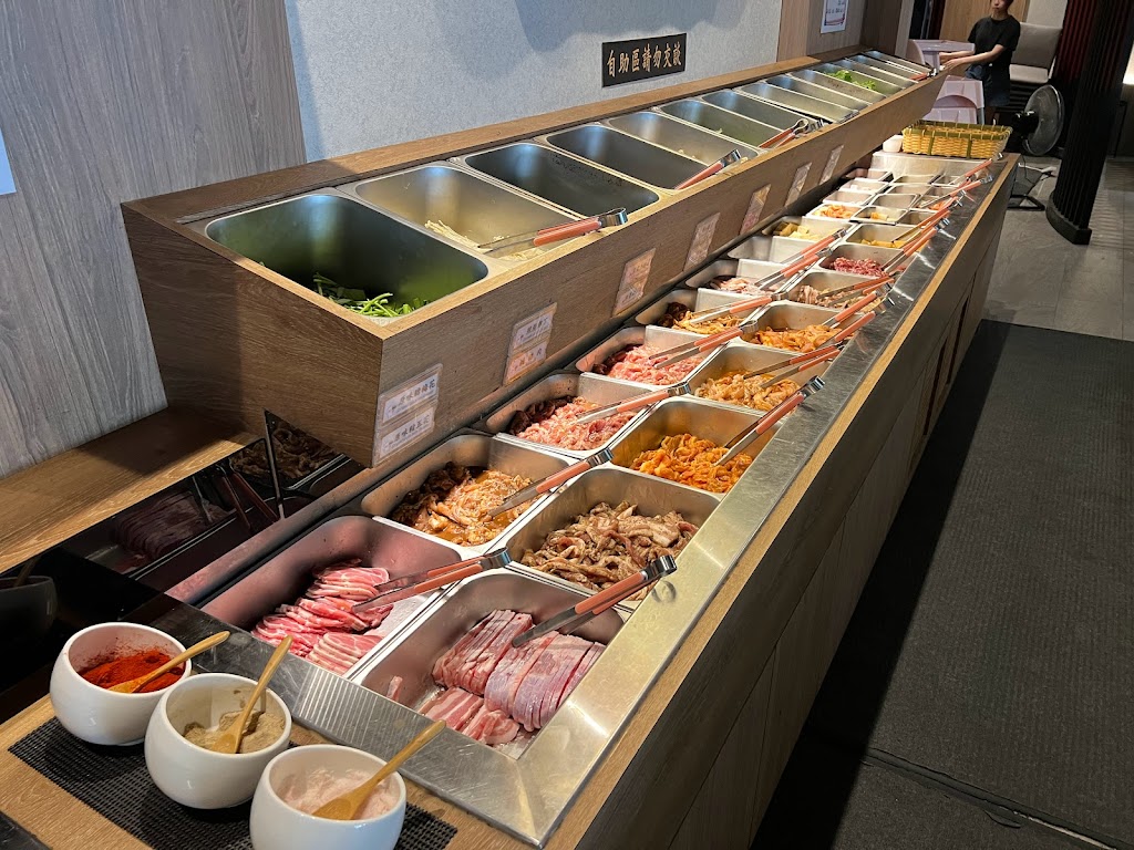 豬烤官韓式烤肉吃到飽 -虎尾店 的照片