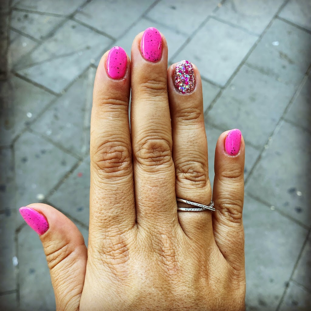 Quenna — Manicura