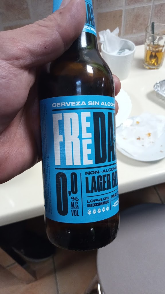 Cafe-Bar Del Camin — Comida y bebida