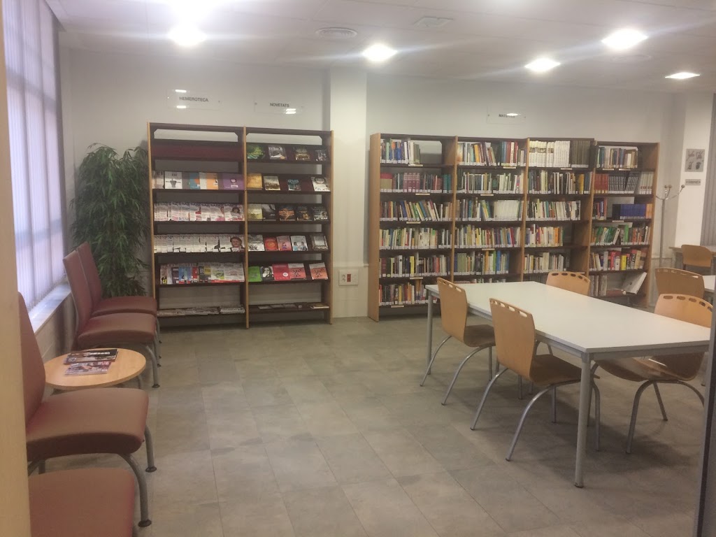 Biblioteca del Centre Civic Ernest Lluch (Xirivella)