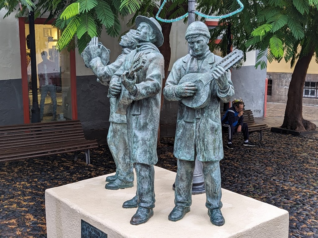 Musicians statue