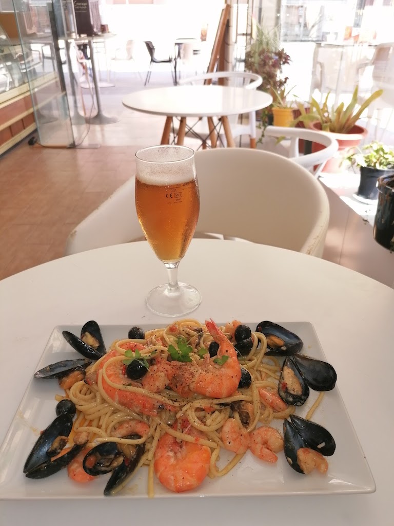 ALBA CAFE — Comida y bebida