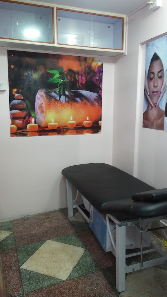 Glamour Studio Ladies Beauty Parlour