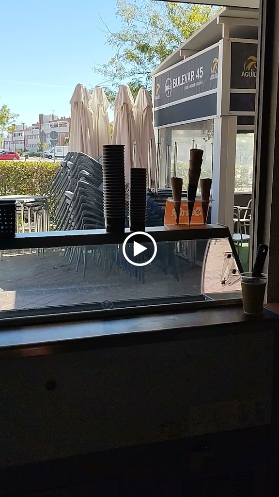 Bulevar 45 Gastro Bar — Videos