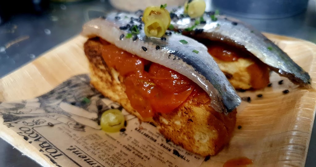 Morrofino Taberna — Comida y bebida
