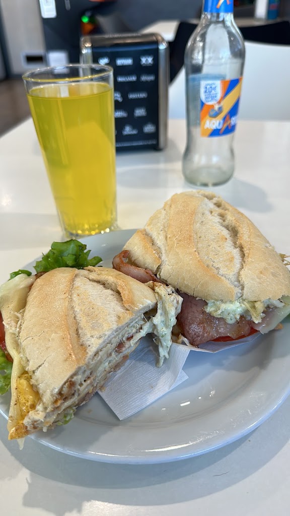 Cafeteria Atlantico BP — Sandwich de pollo
