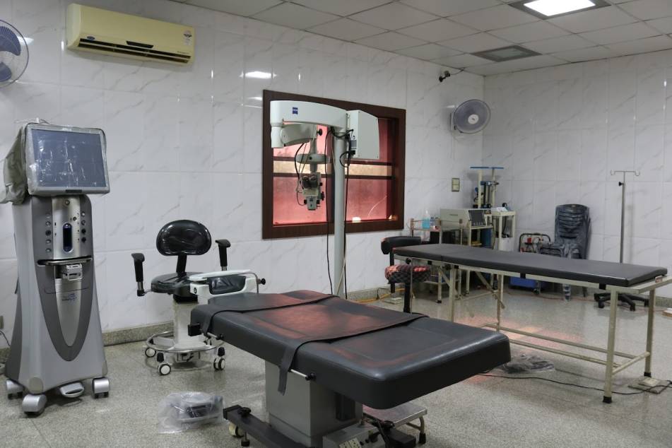 Arora Eye Cataract Hospital Lasik Surgery Specialist Fatehabad Haryana
