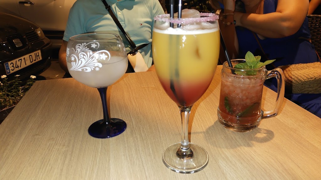 Cafe Lemour — Comida y bebida