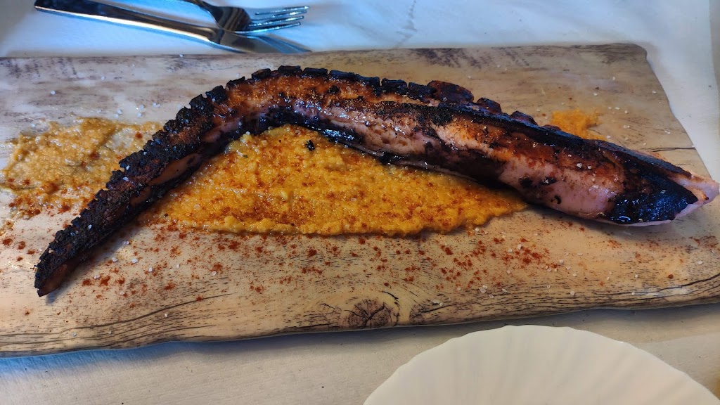 Sidreria Los Arcos — Comida y bebida