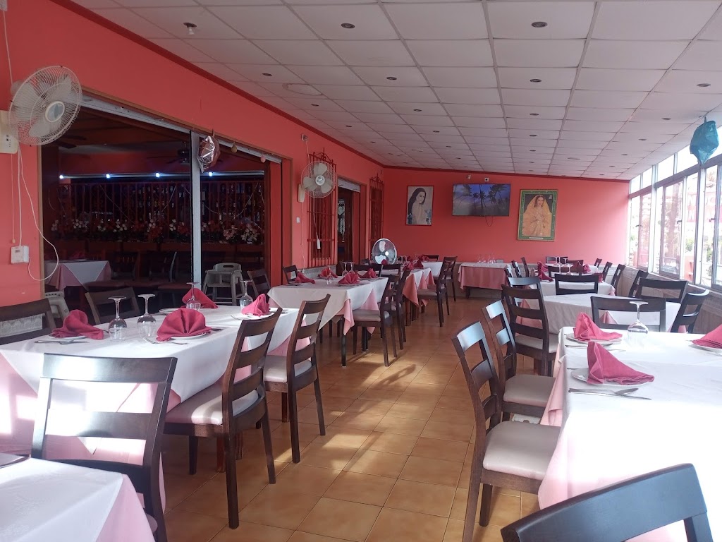 Noor Mahal Indian Restaurant — Ambiente