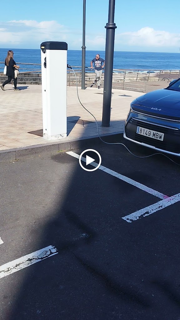 Electric Vehicle Charging Station - Bajamar — Videos