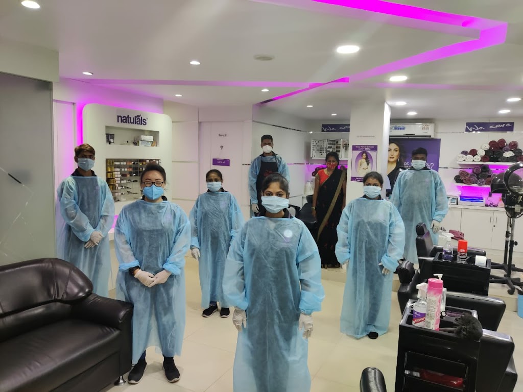 Naturals Family Salon Spa