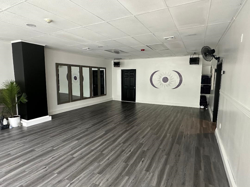  Wonder Yoga - Beverly