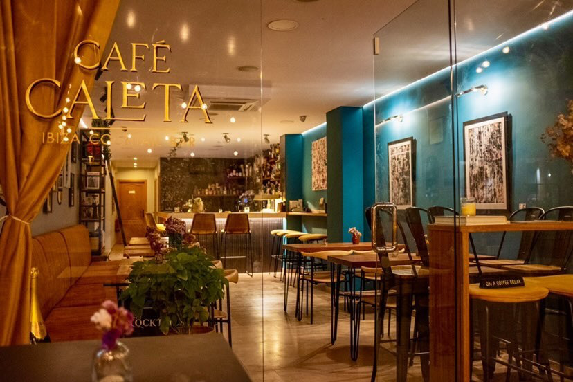 Cafe Caleta Bar — Del propietario