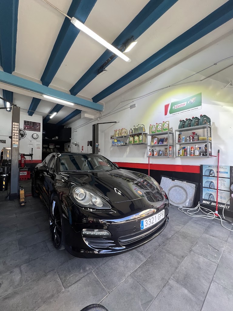 Auto Brillo Detailing S.L — Del propietario