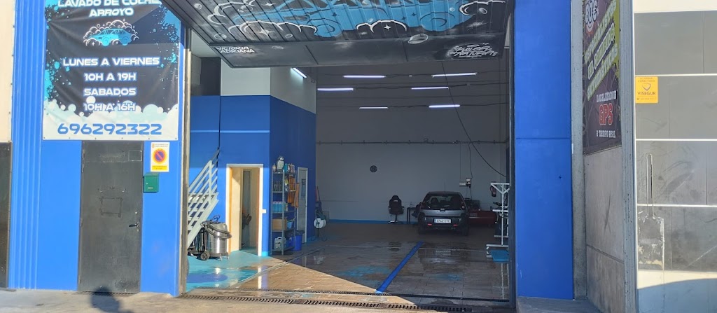 Lavado de Coches Arroyo — Exterior