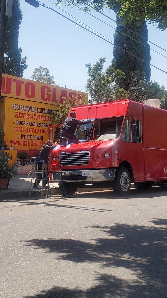 De La Nada Auto Glass in Los Angeles