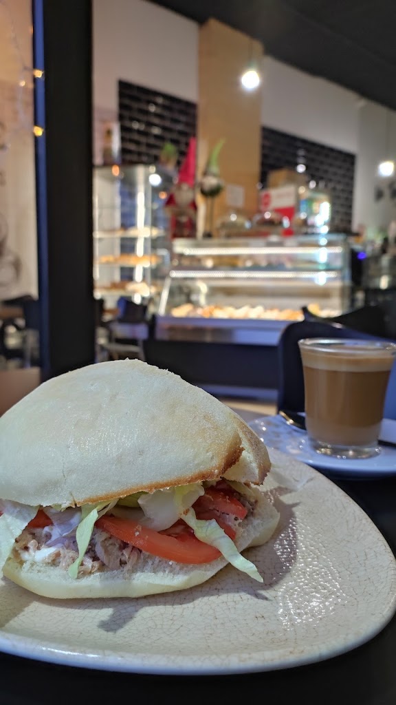 LA TORRE CAFE BAR RESTAURANTE — Del propietario