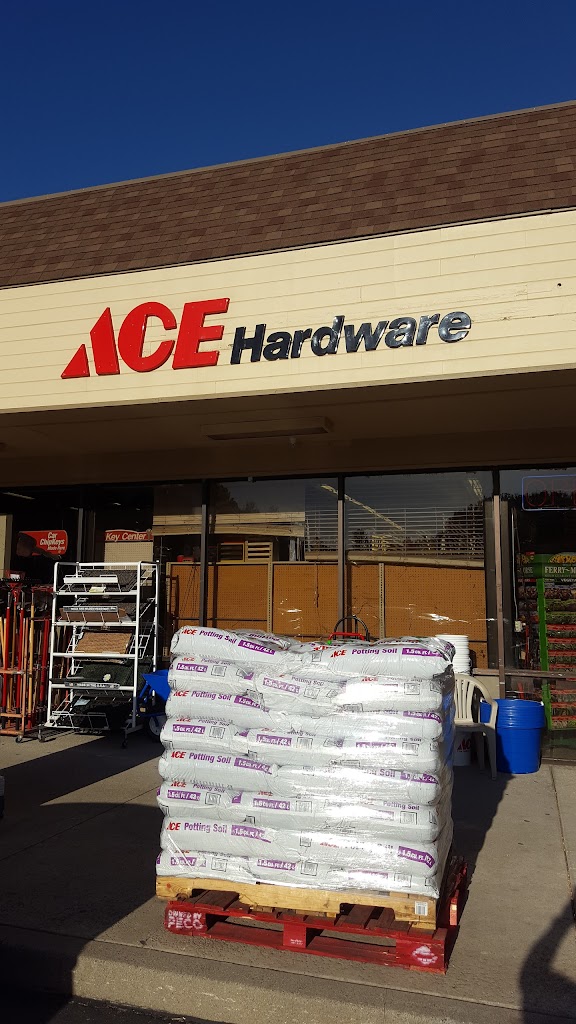 Hardware store in Salinas