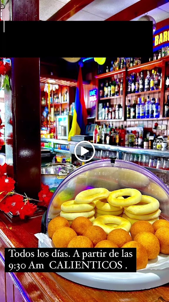 Cafe Bar Aqui — Videos
