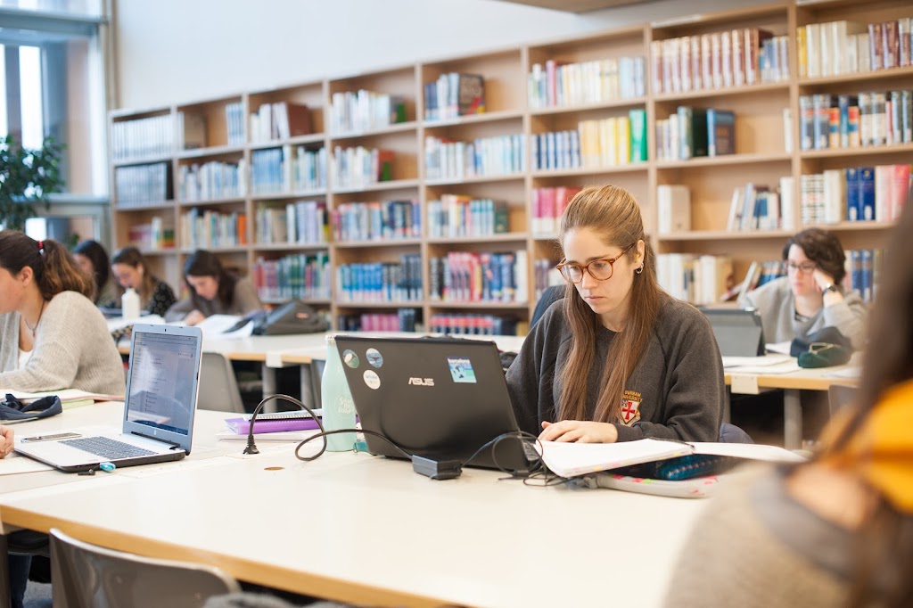 UVic Biblioteca del Campus de la Torre dels Frares